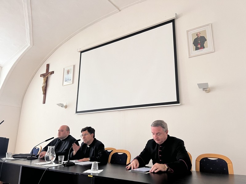 V Trnave prednášal laureát Ratzingerovej ceny za teológiu prof. Pablo Blanco Sarto