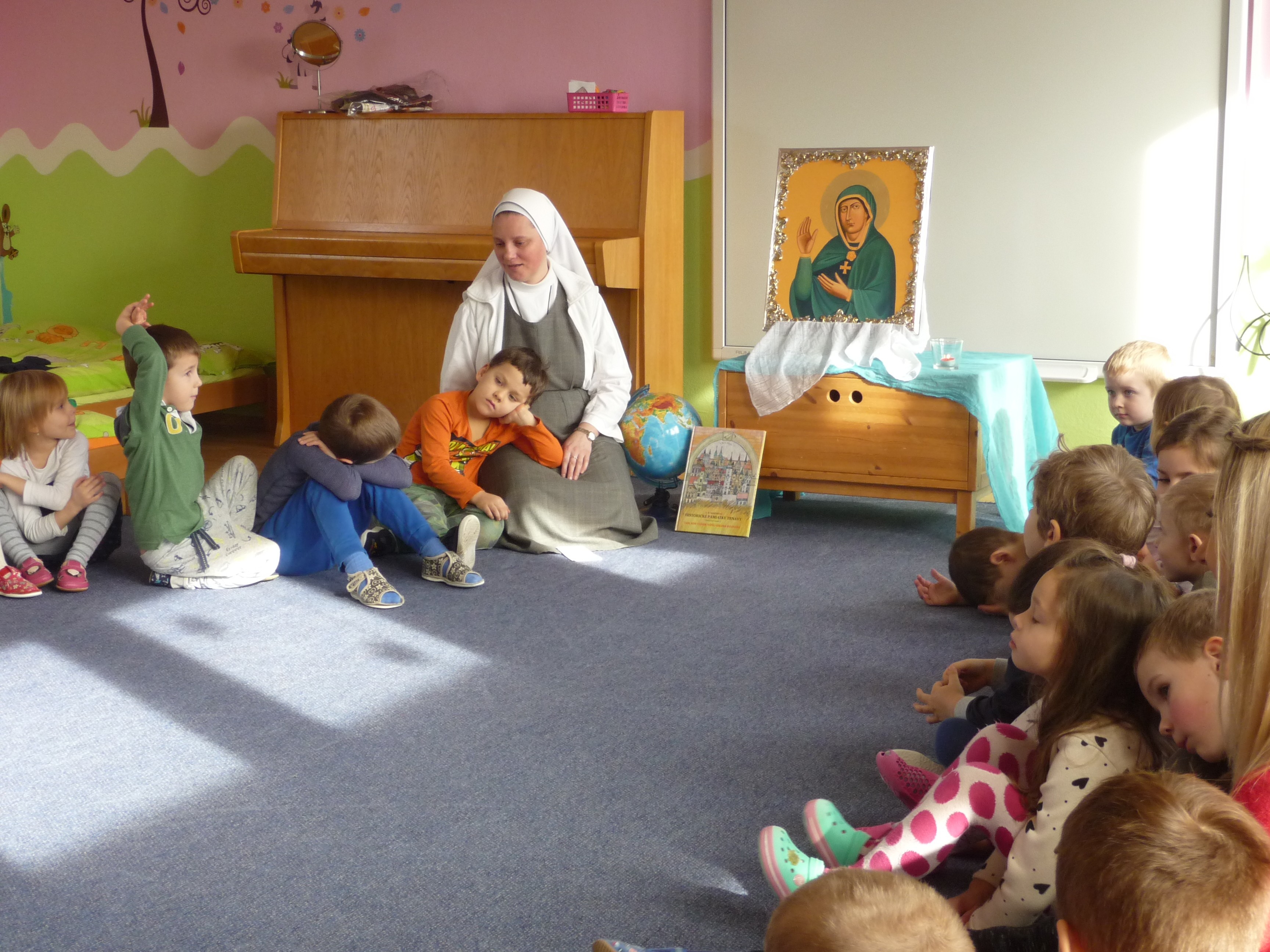 Milostivý obraz Trnavskej Panny Márie putuje po cirkevných školách