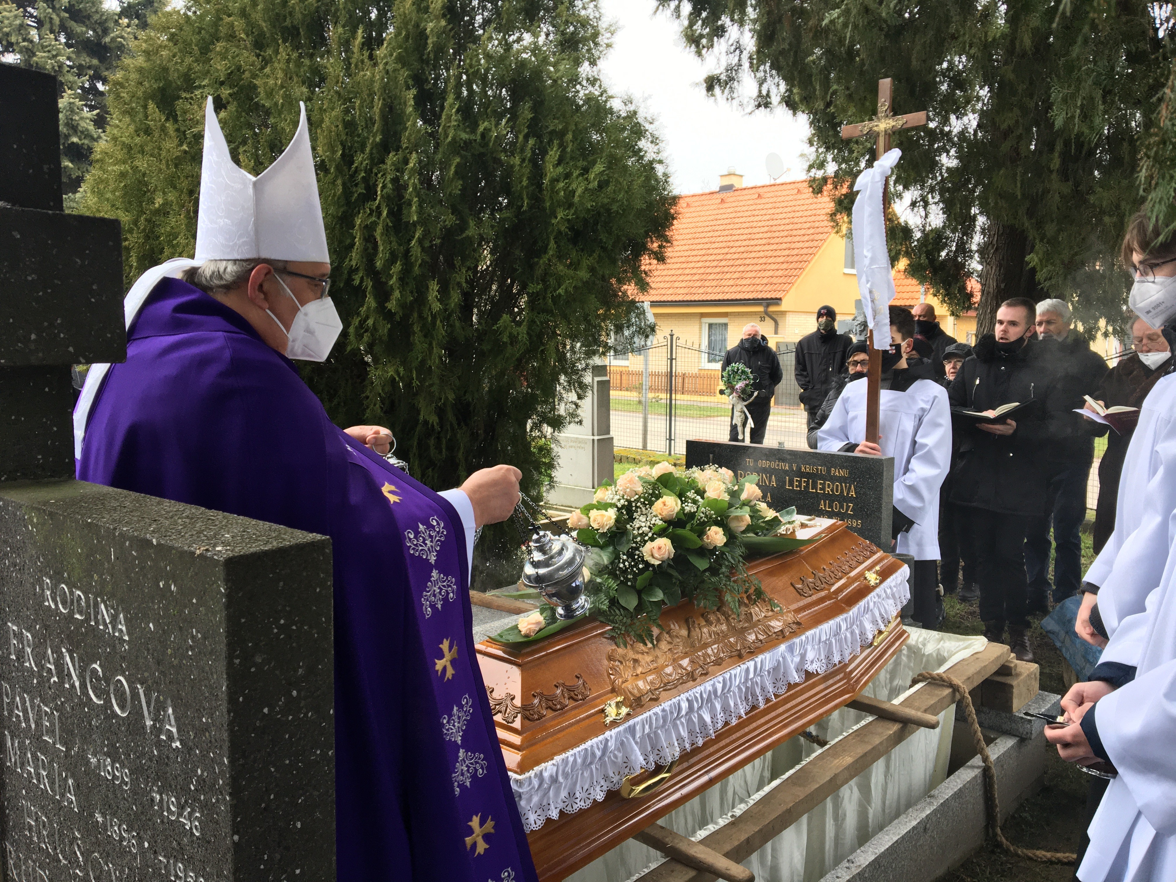 Honorárneho kanonika Leflera pochovali v jeho rodisku, v Cíferi pri Trnave