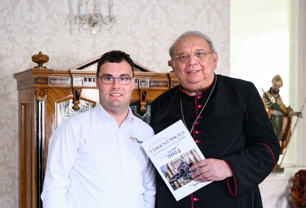 Vedúceho spoločenstva kresťanských fotografov Človek a Viera prijal trnavský arcibiskup