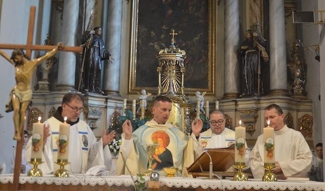 Vo františkánskom kostole v Hlohovci oslávili sviatok Panny Márie Anjelskej