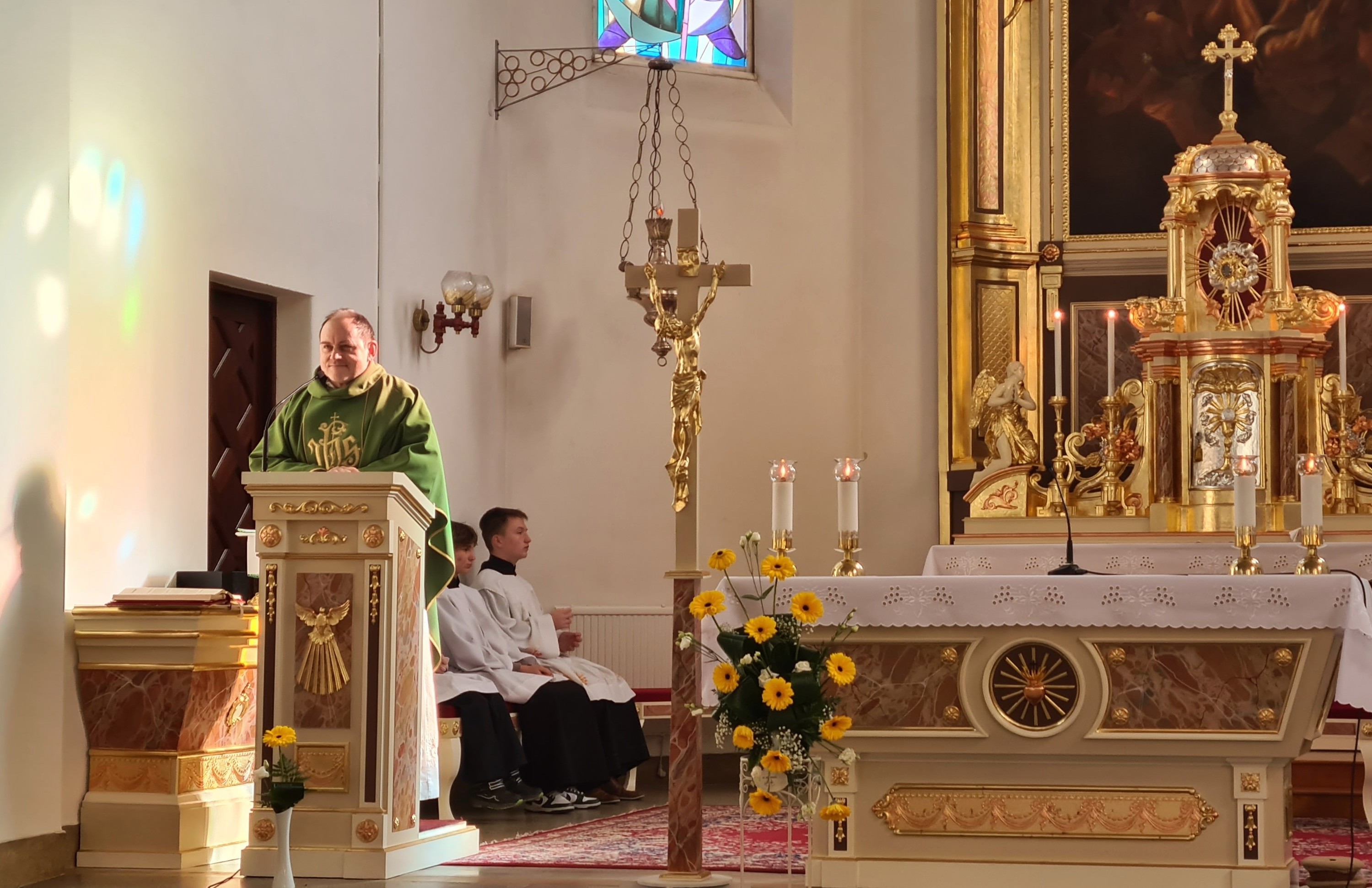 Mons. Peter Šimko: Advent nás pozýva v tichu počuť túžbu po Bohu