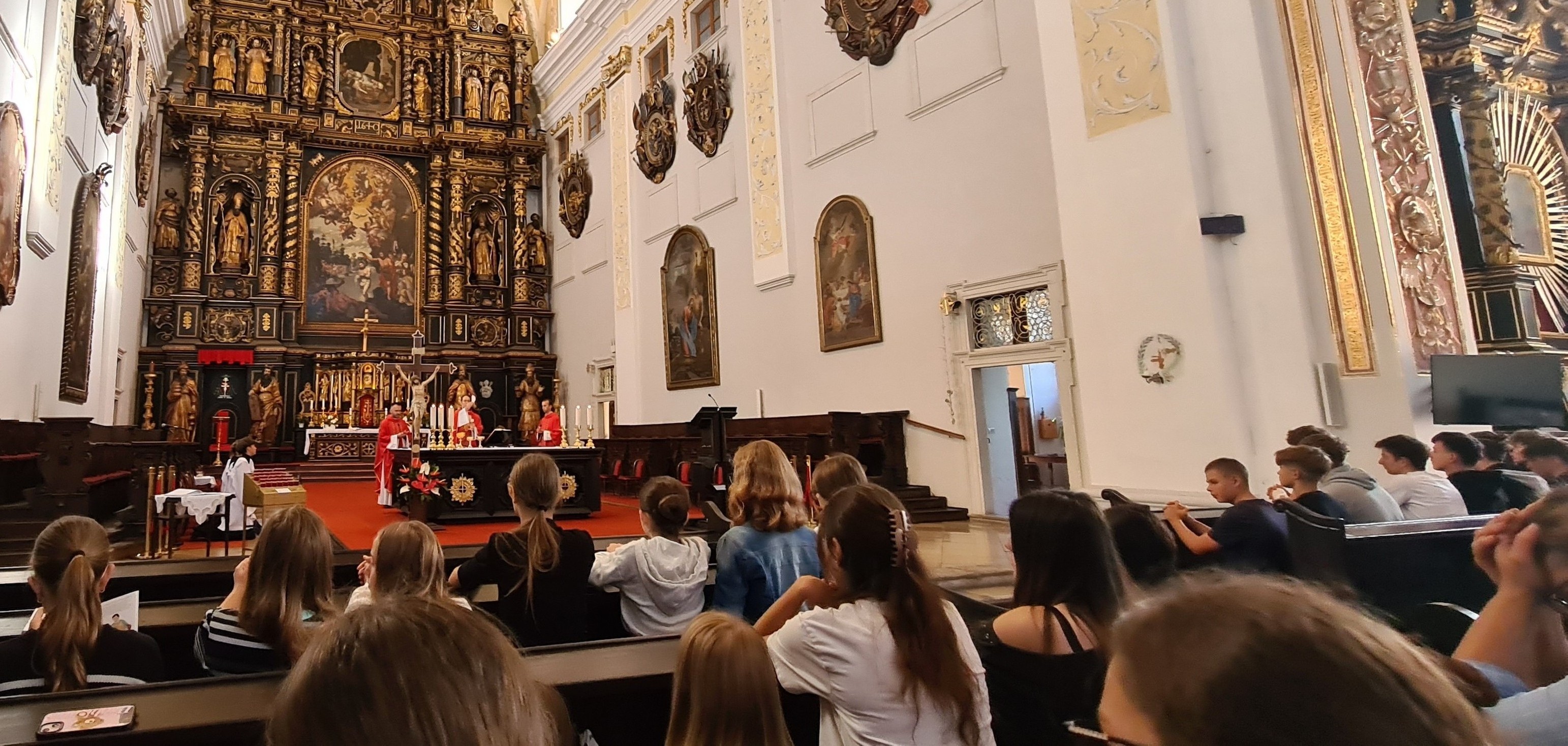 Požehnaný začiatok: Trnavské školy vstúpili do školského roka s výzvou „Veni, sancte Spiritus!“