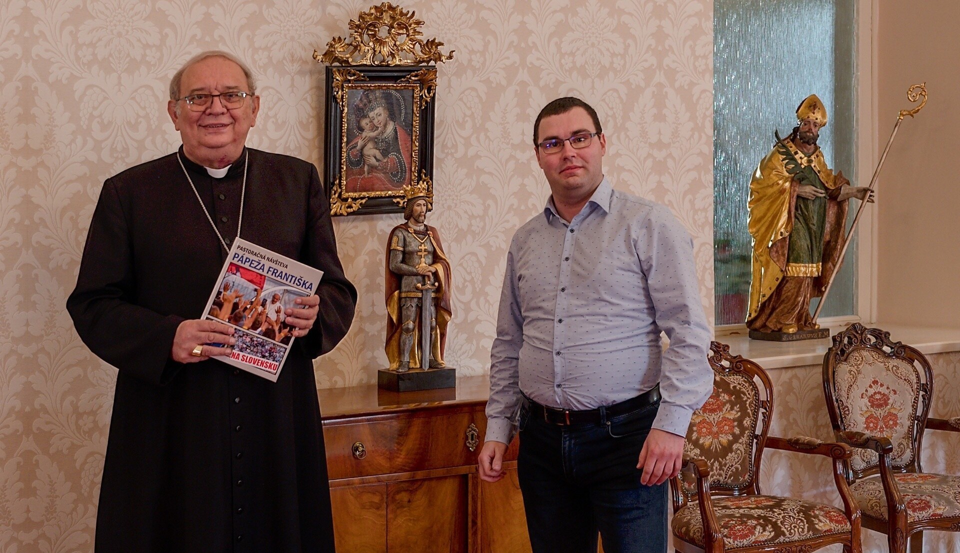 Návštevu pápeža Františka na Slovensku zvečnila fotokniha spoločenstva Člověk a Víra