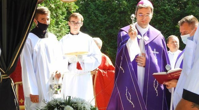 V Dulovej Vsi sa naposledy rozlúčili so zosnulým Pavlom Repkom