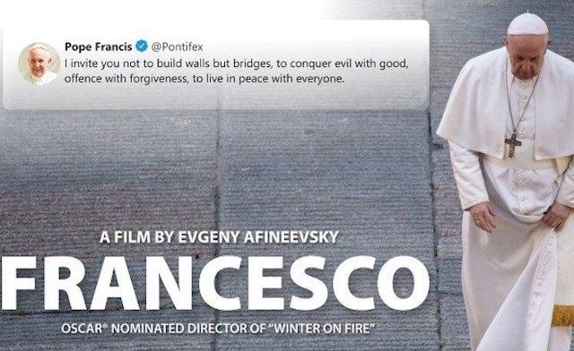 Film Francesco vyvolal pozornosť, ale manipuluje kontext, píšu komentátori