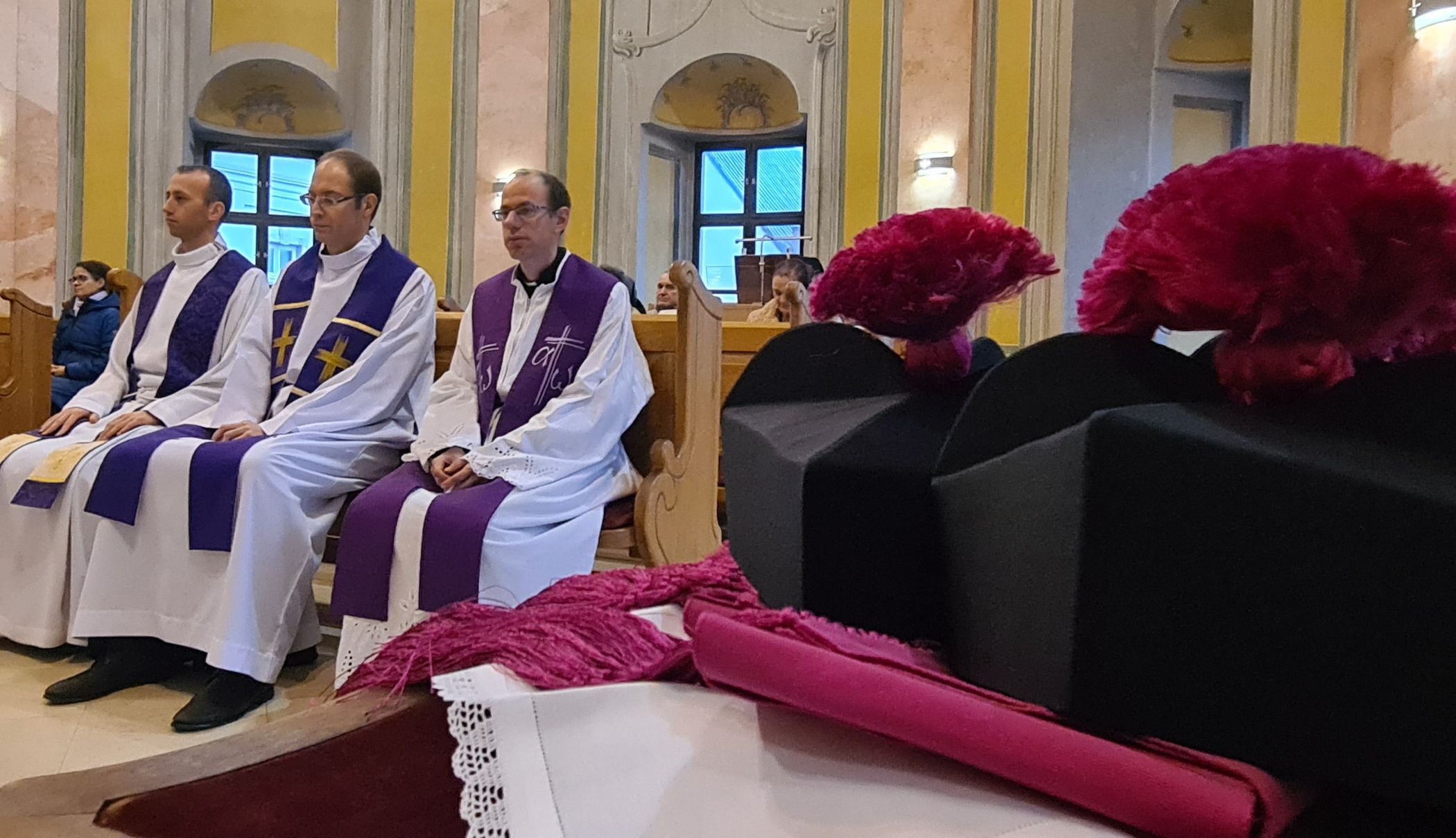 Arcibiskup Orosch ustanovil kňazov Bednárika, Poláka a Žlnaya do čestnej funkcie assessora