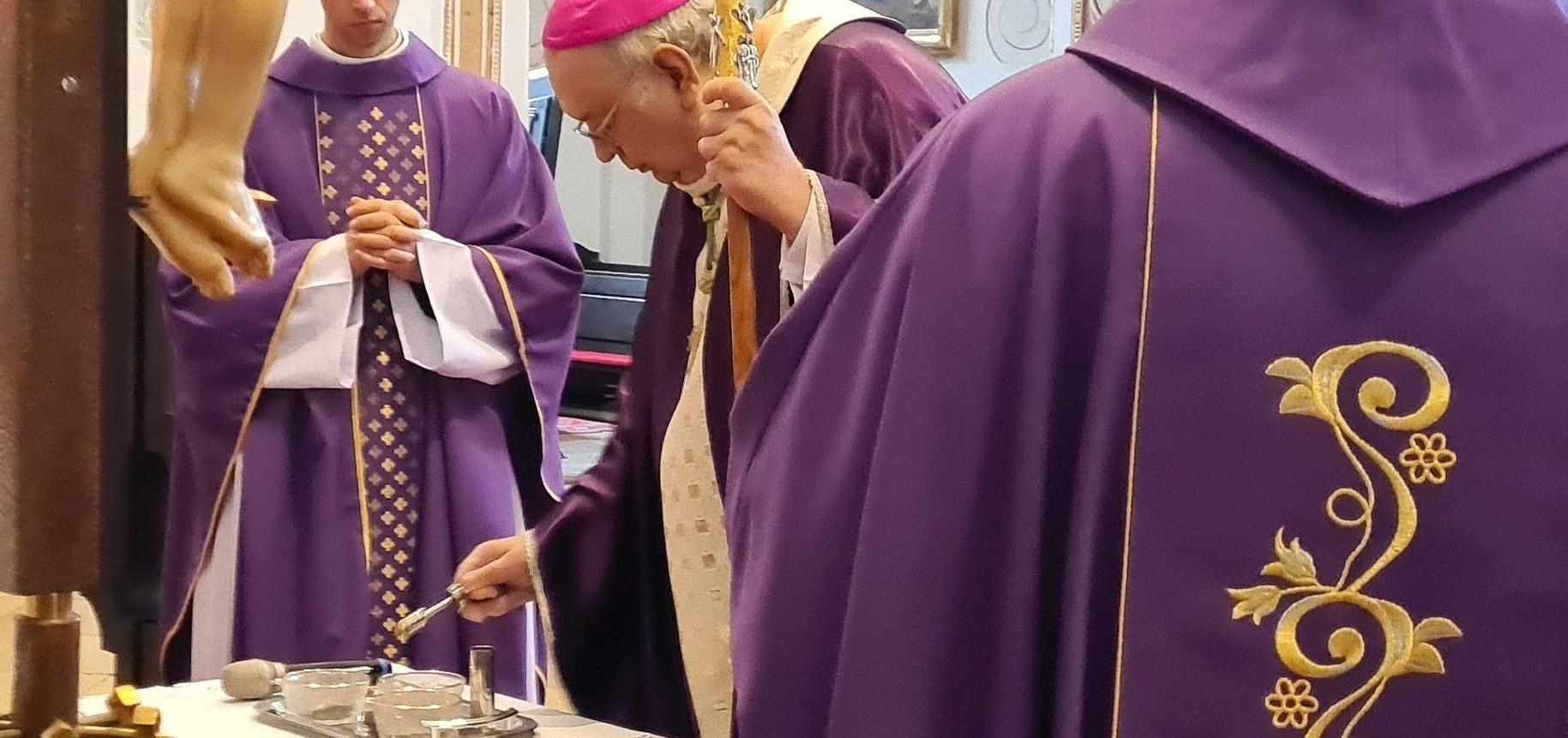 Arcibiskup Orosch: Povstaneme z popola k víťazstvu s Kristom!