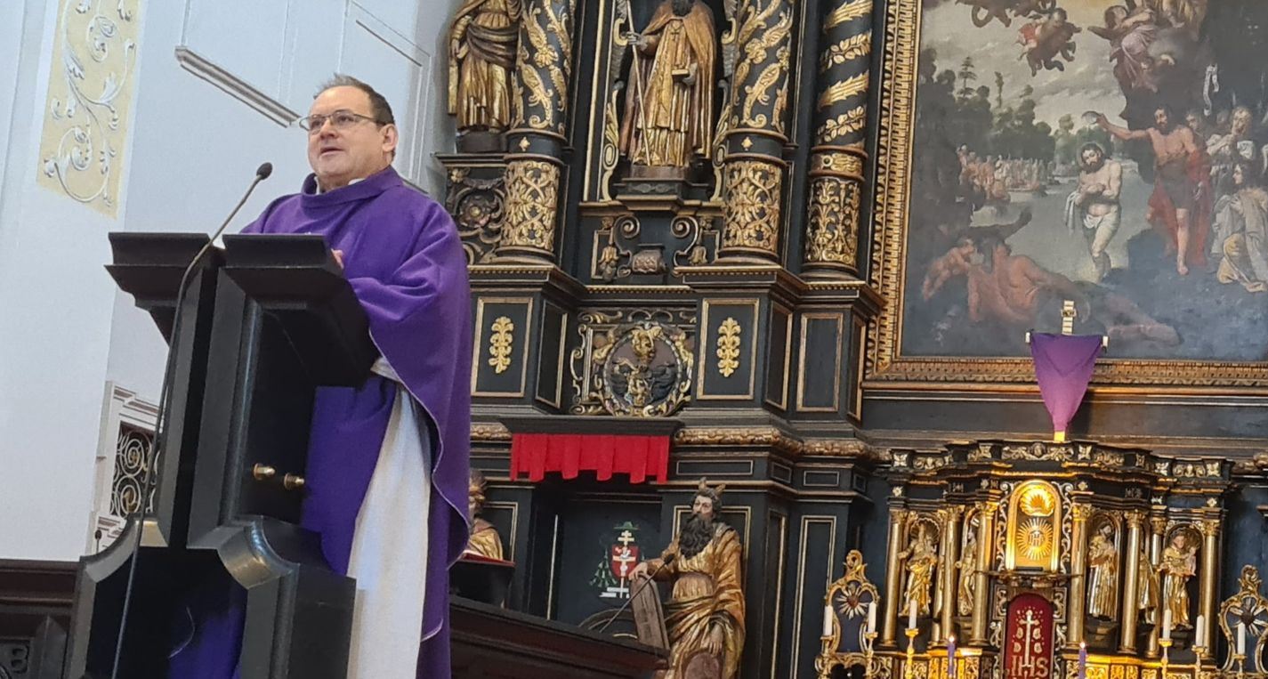 Slovensko sa zapojilo do Eucharistickej reťaze: V Trnave zaznela výzva k pokoju a zmiereniu