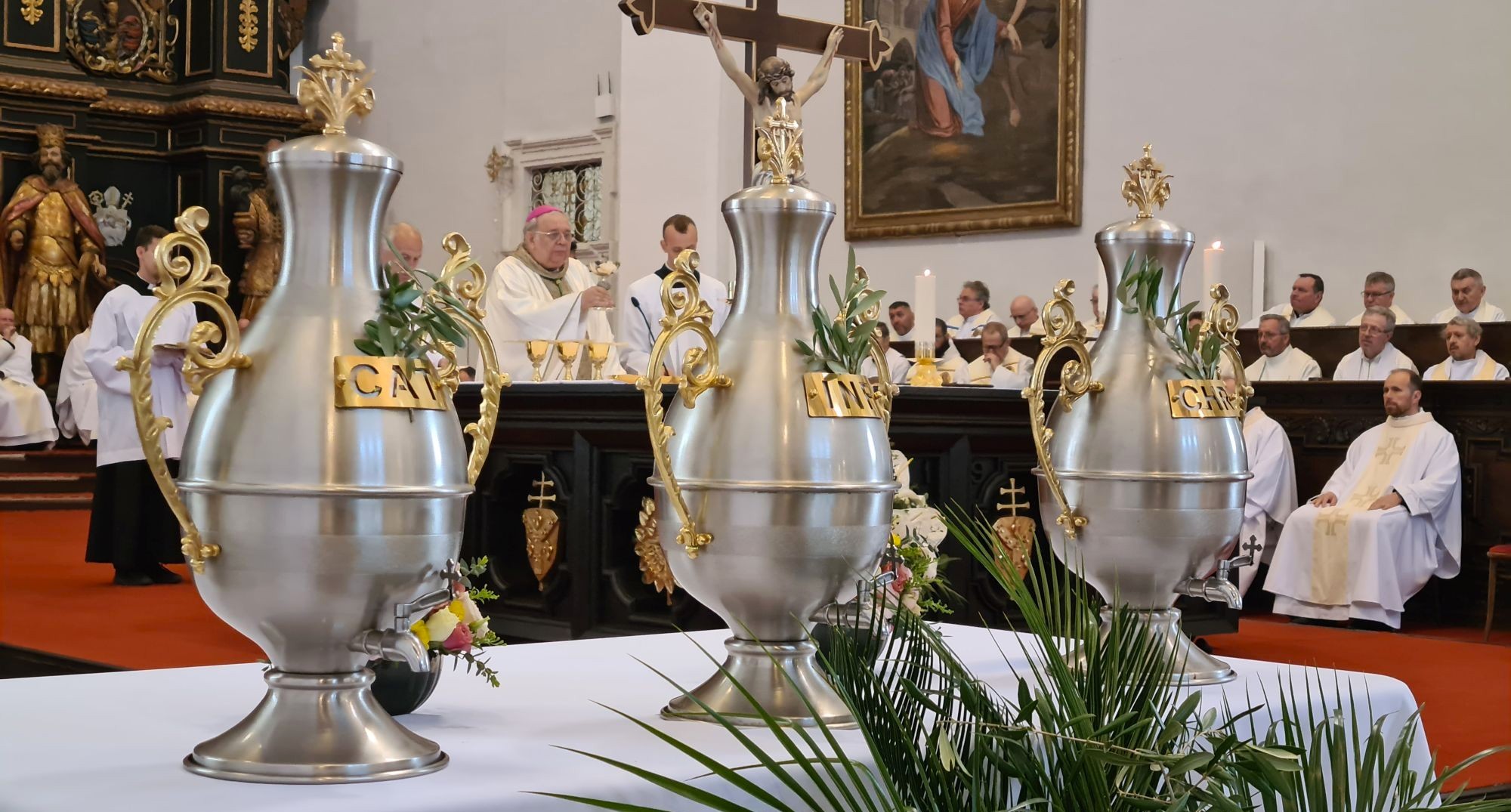 Veľkonočné sviatky 2026: Program svätých omší v Katedrále sv. Jána Krstiteľa
