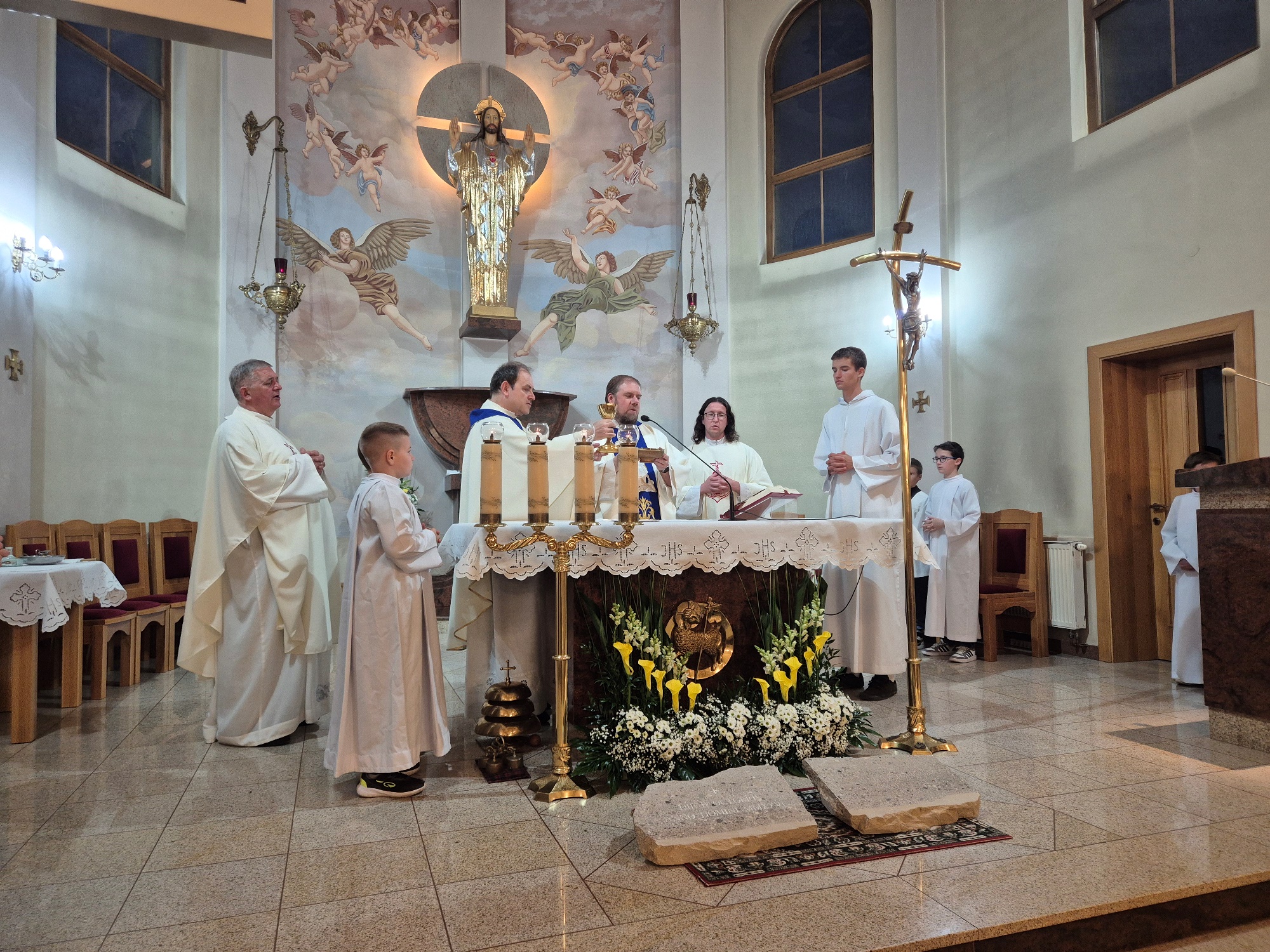Vo farnosti Trnava – Tulipán požehnali základné kamene nového pastoračného centra a rehoľného domu